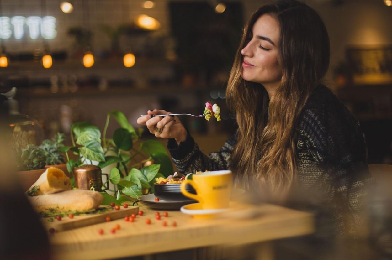 Mindfulness en eten. Word mindfulness trainer met SeeTrue, dé opleider in mindfulness